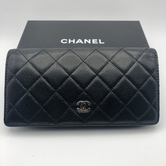CHANEL Handbags - Chanel Caviar Quilted Wallet